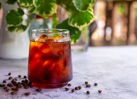 IJskoffie met een twist: dít is een sparkling americano 