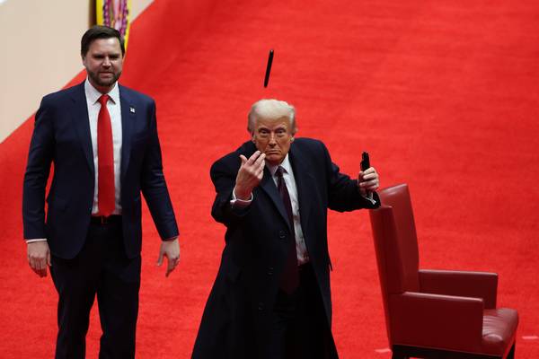 Vanaf zijn eerste dag als president zette Trump de toon met een reeks massale executive orders.