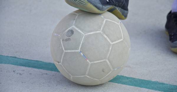 Zaalvoetbal weg uit Den Dullaert Hulst | Zeeuws-Vlaanderen - PZC