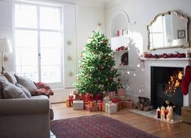 Déze bijzondere tip zorgt ervoor dat je kerstboom langer mooi blijft