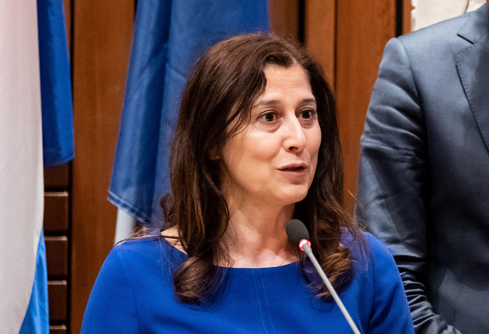 Wethouder Fatma Koser Kaya  (D66, Onderwijs).
