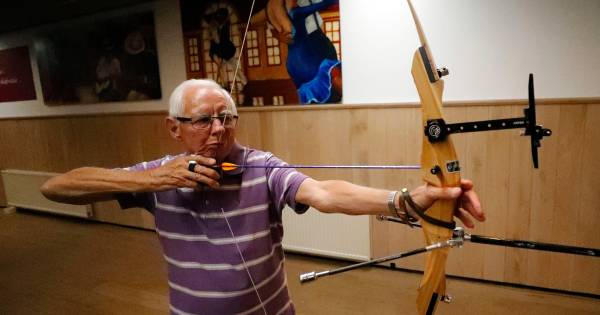 Clubhart: Cor van den Boer (82) uit Dommelen schiet nog steeds het liefst elke week met scherp