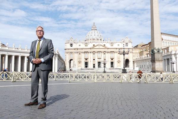 In de ban van de paus