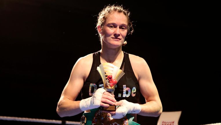 Delfine Persoon Verdedigt Vanavond Haar Wereldtitel In