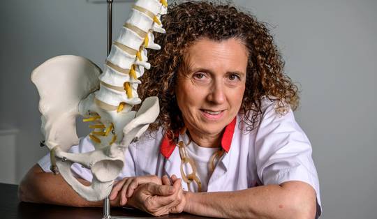 Alles wat u moet weten over uw rug: ‘Als mensen last krijgen van lagerugpijn stoppen ze vaak met sporten. Dat moet je juist níét doen’