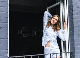 Is het gezonder om mét of zonder pyjama te slapen? 