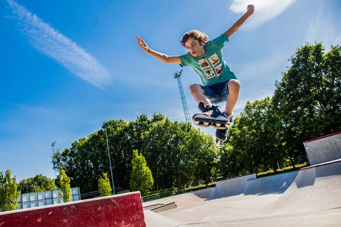 Het Zeelse skatepark is terug open onder toezicht.