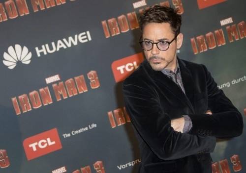 Duet Robert Downey Jr En Sting Grote Internethit Muziek Adnl