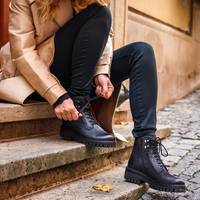 Dít kun je doen tegen krasjes in het leer van je schoen