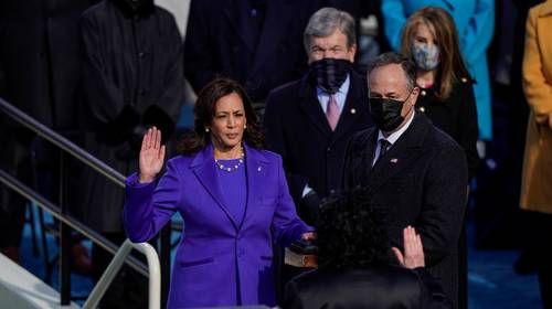 Waarom Kamala Harris, Michelle Obama én Hillary Clinton paars droegen tijdens de inauguratie