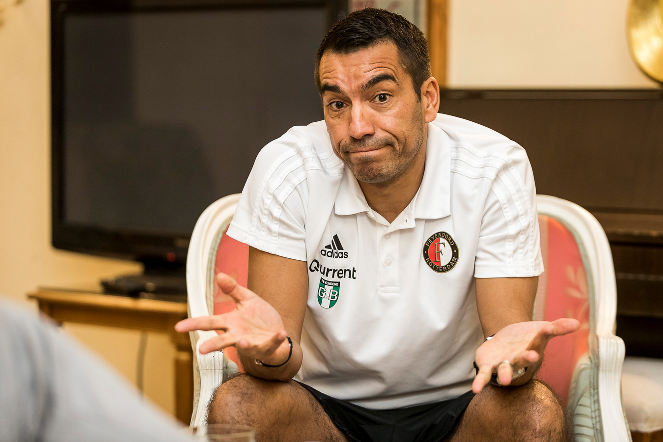 Van Bronckhorst: Over toekomst nagedacht, maar ik wil ook ...