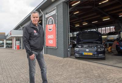 Honderd jaar autogarage: ‘Collega's zijn jaloers op onze smeerput’