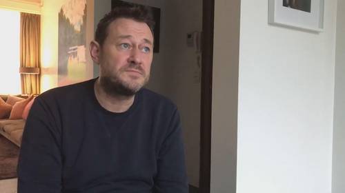 Bart De Pauw staat tegenover 10 vrouwen: “Ja, hun namen worden bekend. So what? Zíj moeten zich niet schamen”