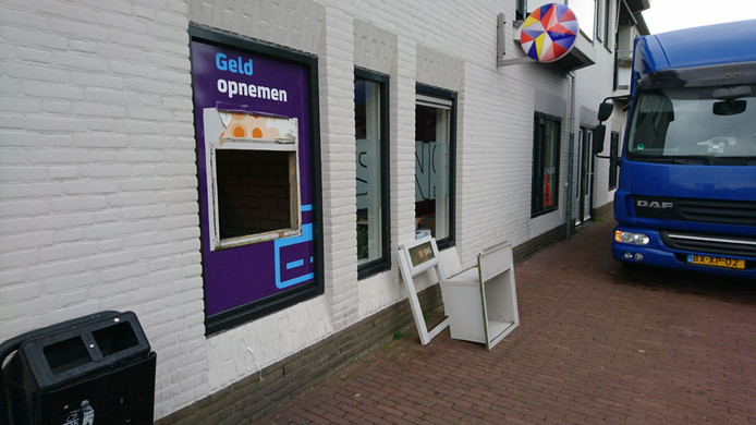 Sns Bank Verwijdert Enige Buitenautomaat Uit Oss Oss Bd Nl