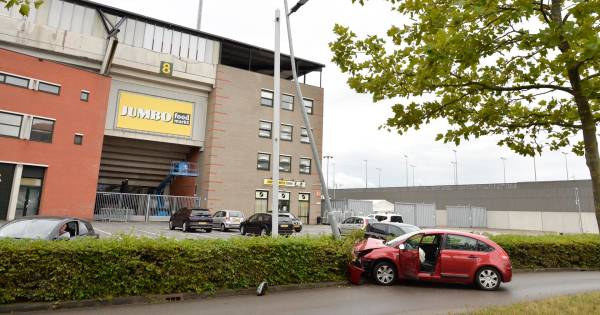 Hoe krijg je dit voor elkaar? Afgeleid door het mooiste stadion van NL?