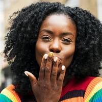 Neon en nóg 3 nagellaktrends voor deze zomer