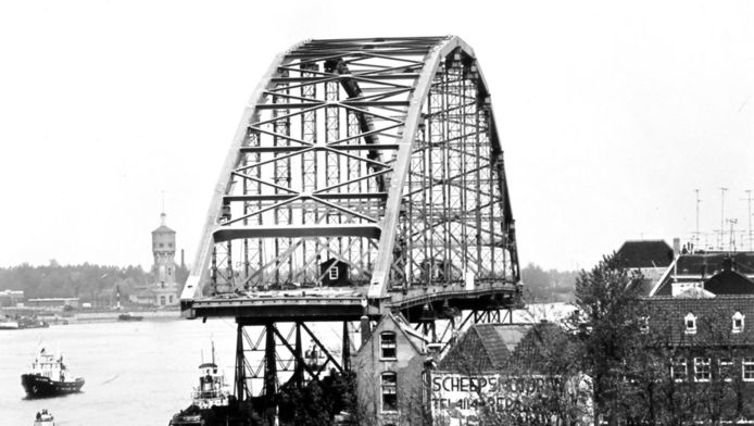 Beetje Raar Twee Bruggen Met Dezelfde Naam Merwedebrug Ad Nl
