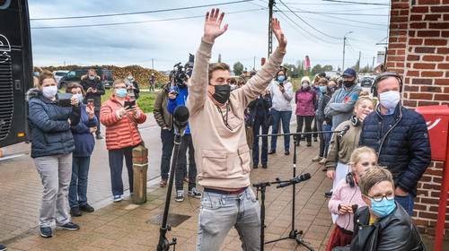 Eléonore (11) en Célestine (7) verloren in februari mama aan kanker, Niels Destadsbader verrast hen vandaag met concert
