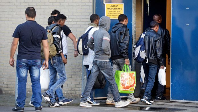 Dijkhoff Positief Over Opvang Vluchtelingen In Lege Kerken Buitenland Destentor Nl