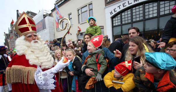 Streep Door Alternatieve Sinterklaasintocht Dordrecht Pakjesboot Xxl Meert Niet Aan Dordrecht Pzc Nl