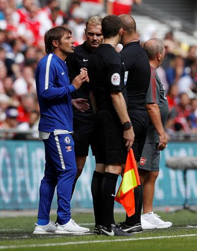 Frustaties en woede bij Chelsea-coach Conte over arbitrage