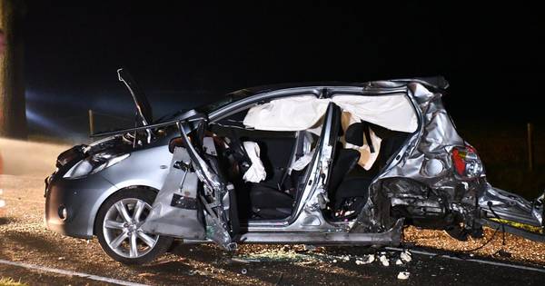 Bestuurder verliest controle en raakt meerdere bomen in Daarle - Tubantia