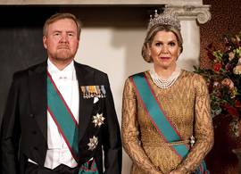 Koningin Máxima is het gouden middelpunt tijdens staatsbanket met Italiaanse president