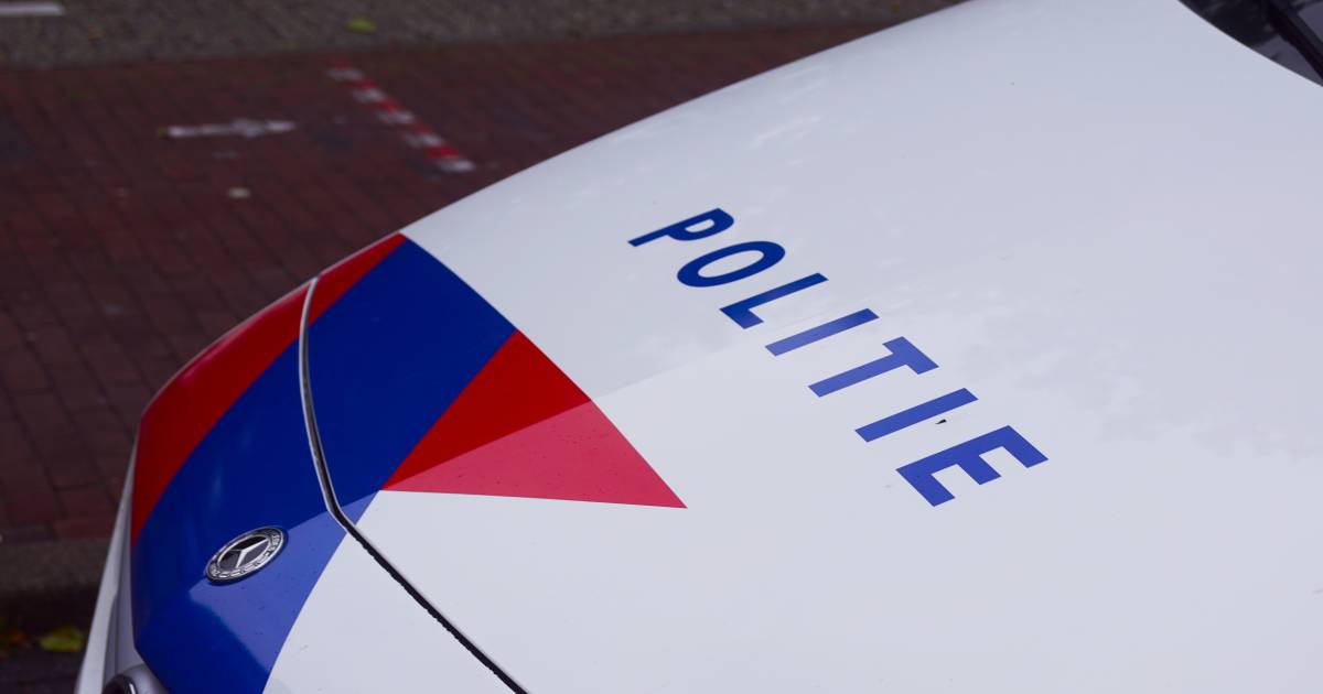 Fietser (17) uit het niets met vuurwapen bedreigd in IJsselstein, politie zoekt daders.