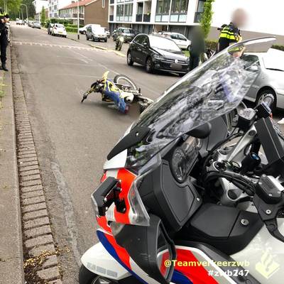 Politie achtervolgt overlastgevende crossmotor in Breda