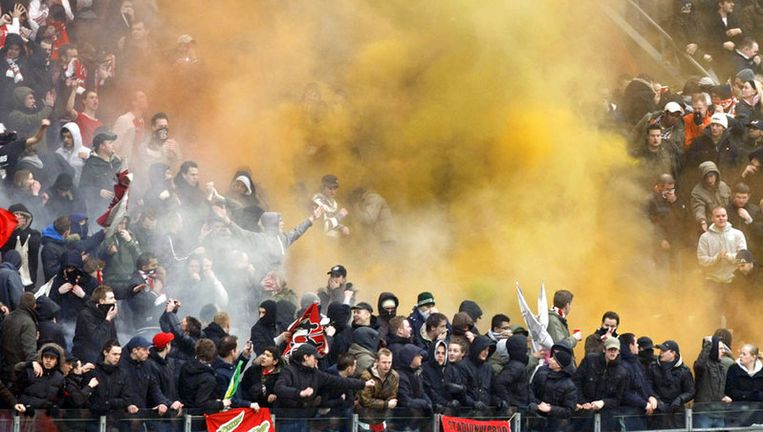 Asscher Neemt Maatregelen Tegen Hooligans Het Parool