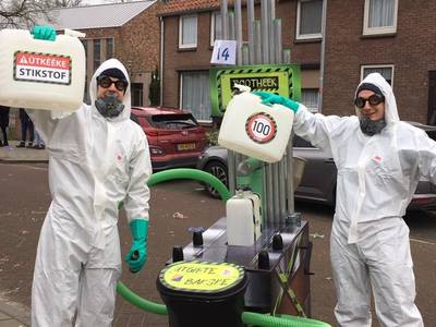 Kleurrijke optocht in Rielse Kaaiengat