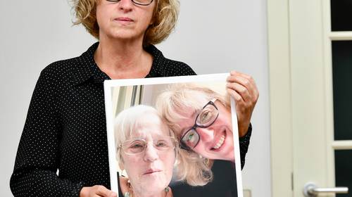 Levensmoeheid in woonzorgcentra door lockdown: “Leven zonder bezoek was de druppel. Mama sprak en at niet meer”