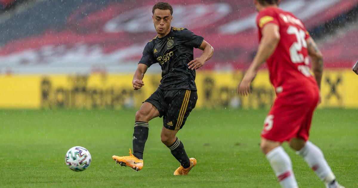 Dest wordt vandaag gekeurd bij Barca: 'Heel bruikbare speler' - De Gelderlander