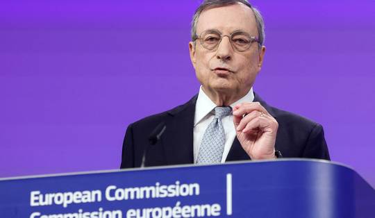 Europese economie moet radicaal veranderen om verval te voorkomen, stelt Mario Draghi