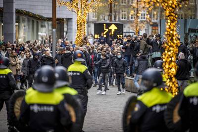 Accrochages à Maastricht entre la police et des opposants au groupe “Kick Out Zwarte Piet”