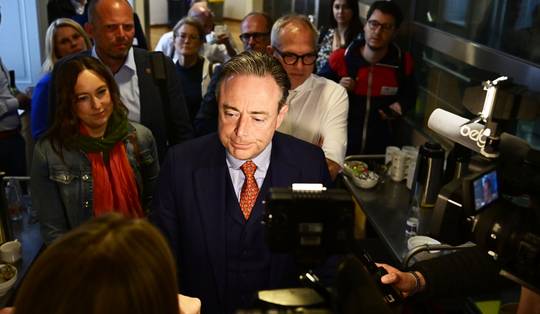 Ons land ontsnapt vandaag onmogelijk aan een bloedrood rapport. Voor Bart De Wever is dat goed nieuws