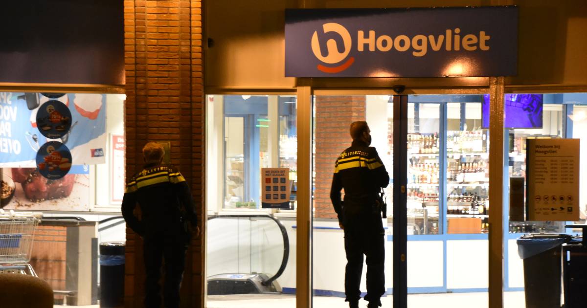 Overval op de Hoogvliet in Boskoop: twee personen op de vlucht.
