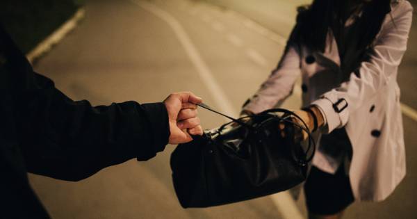 De politie heeft drie minderjarigen aangehouden die verdacht worden van een aantal berovingen in Eindhoven.