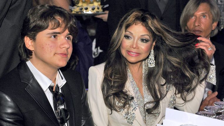 Zoon Michael Jackson Zet De Bloemetjes Buiten Met Papa S Centen Nieuws Hln