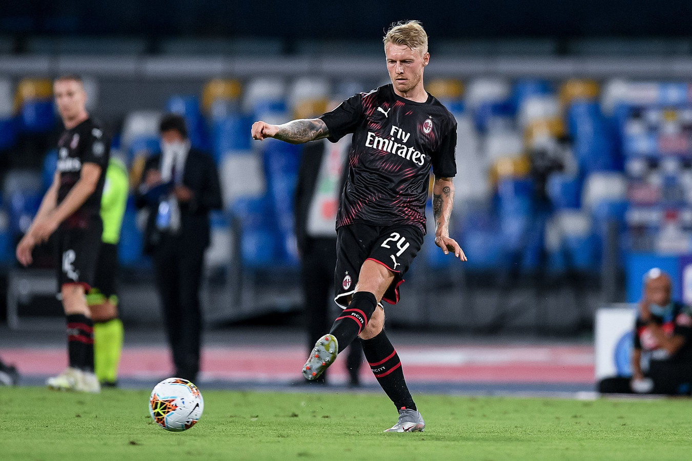 Simon Kjaer officiellement joueur de l'AC Milan | Foto ...