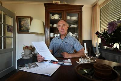 Metselaar Laurens (64) uit Buurse werkt op eigen risico: ‘Niemand wil mij verzekeren’