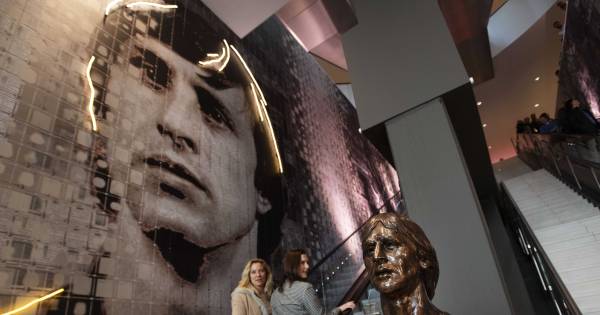 Dit eerbetoon aan Johan Cruijff is made in Giesbeek: 'Het moest tijdloos en stijlvol zijn' - De Geld