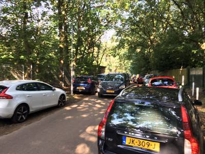 Noodkreet dorpsraad Bavel voor veilige toegangsweg de Roosberg