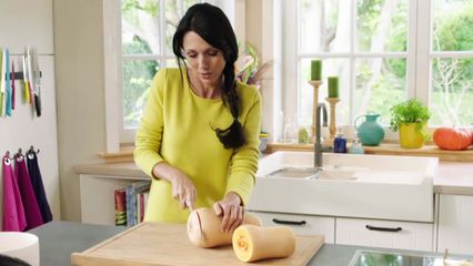 32. Soep van geroosterde pompoen & mediterraanse torentjes van courgette, tomaat en