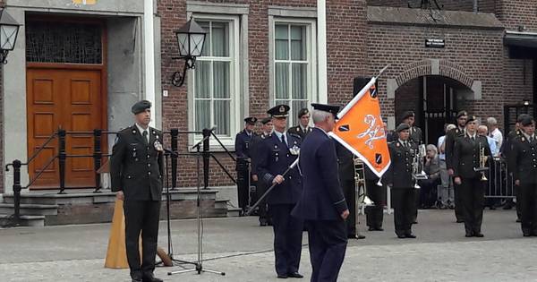 Defensie wil weer vliegen op vliegbasis De Peel - Eindhovens Dagblad