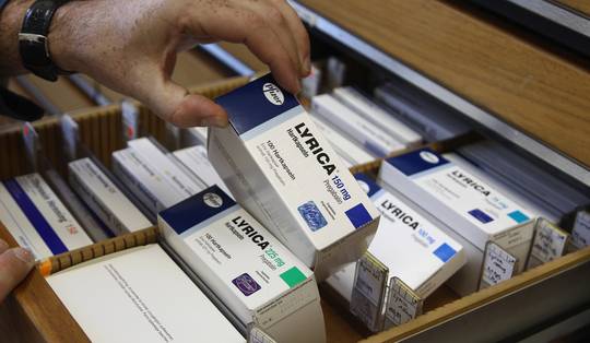 Medicijn Lyrica in opmars op illegaal circuit: ‘Een middel om de loodzware realiteit buiten te sluiten’