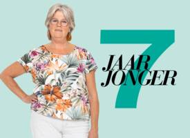 Van grijs naar rood: Anne (60) benadrukt zo haar sterke kant