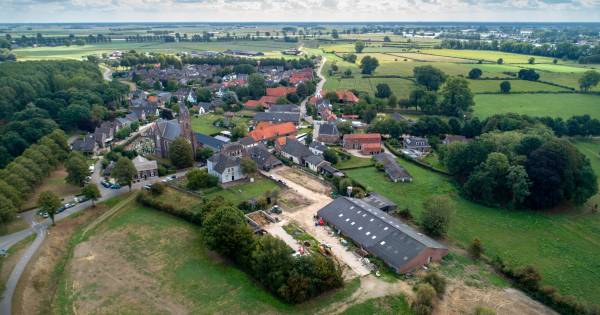 In Alem vangen ze pijnlijke zedenzaak op zoals ze daar alles doen; met elkaar