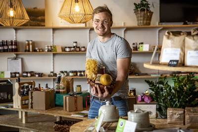 Tweede filiaal Aanstreekelijk opent: streekproducten te koop in oud VVV-pand Delden