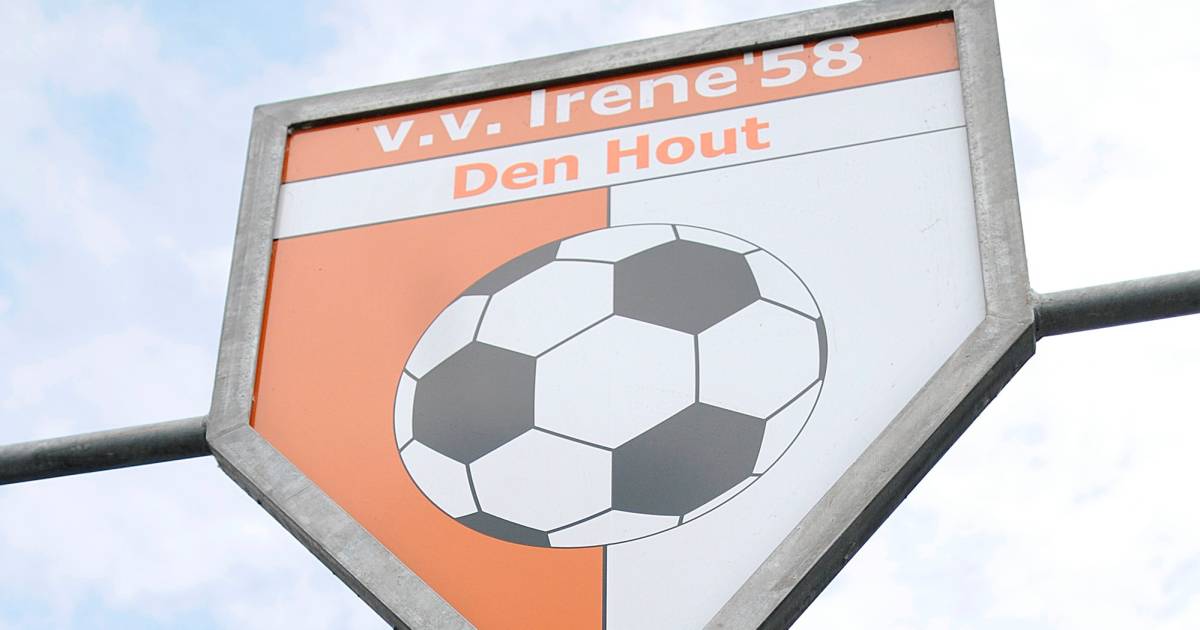 Dronken automobilist rijdt voetbalterrein op, voetballende jongeren komen met de schrik vrij - De Ge